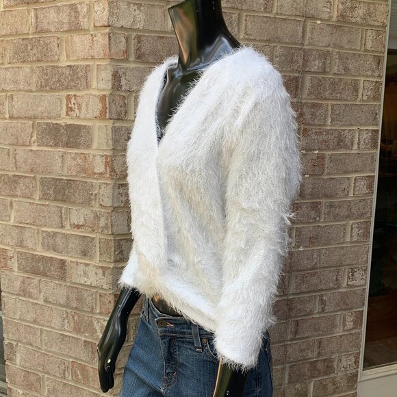 Jennifer Lopez V-Neck Eyelash Sweater Sz S - Picture 6 of 9